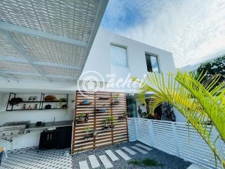 Casa de condomínio 4/4 nascente com energia solar para locação em Buraquinho
