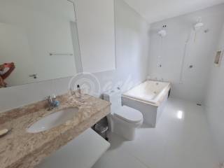 Casa para alugar no bairro ALPHAVILLE 2 em Camaçari/BA