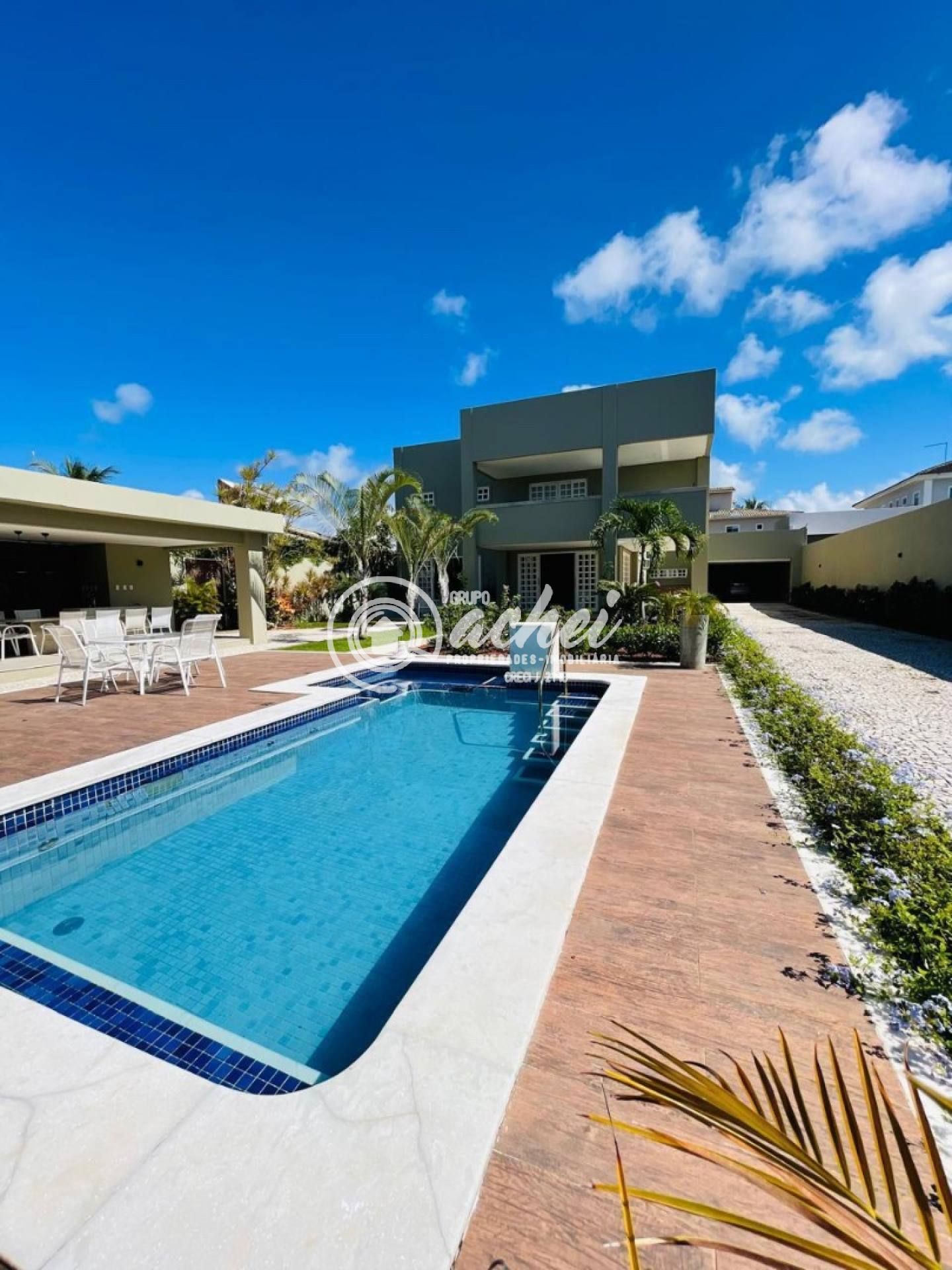 Casa 4/4 nascente à venda na Rua Principal de Busca Vida