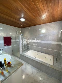 Casa 4/4 nascente em Buraquinho para locação