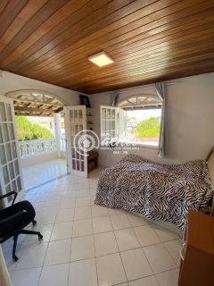 Casa 4/4 nascente em Buraquinho para locação