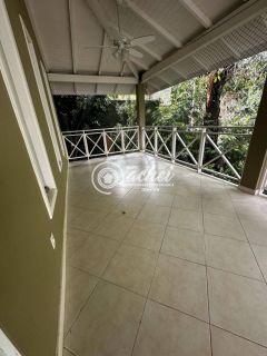 Casa com 4/4 - sendo 03 suítes no Condomínio Vilas do Bosque