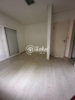 Casa com 4/4 - sendo 03 suítes no Condomínio Vilas do Bosque
