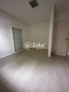 Casa com 4/4 - sendo 03 suítes no Condomínio Vilas do Bosque
