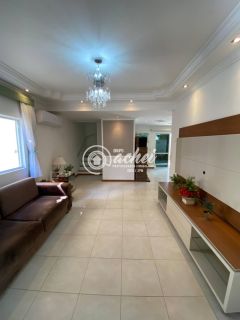 Casa de Condomínio 4/4 à venda na Av. Luiz Tarquínio