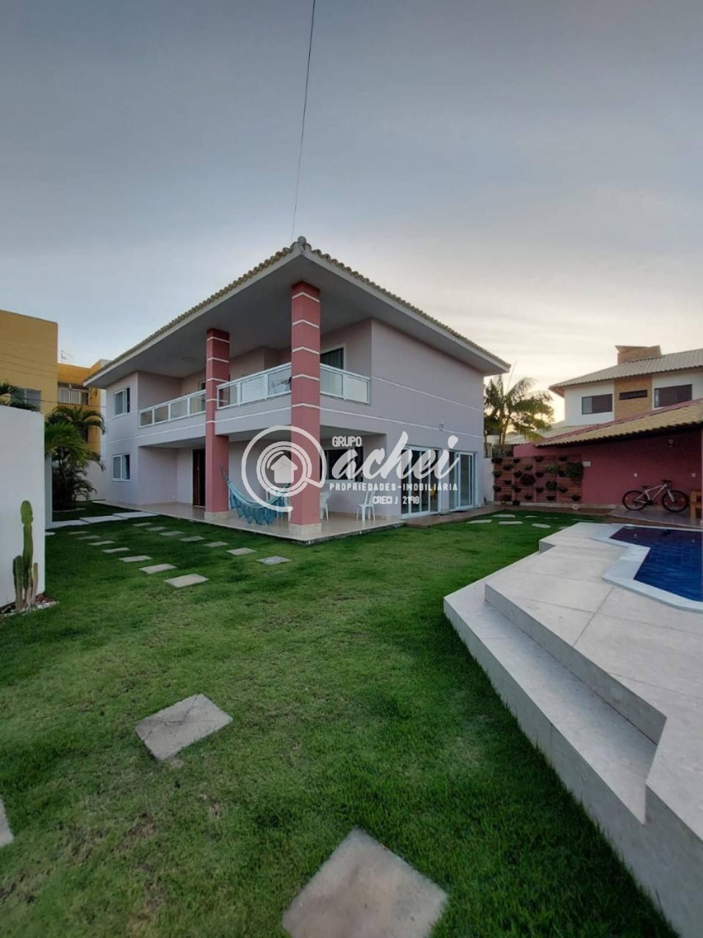 Casa de condomínio 4/4 à venda em Buraquinho