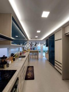 Casa de condomínio 4/4 à venda em Buraquinho