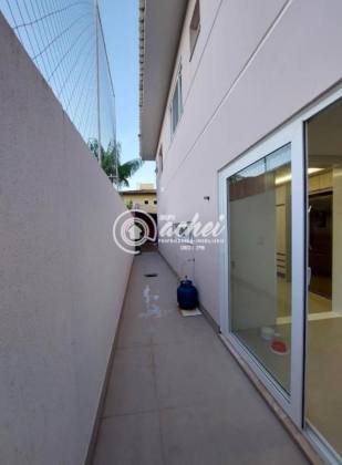Casa de condomínio 4/4 para locação em Buraquinho