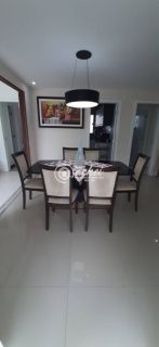 Casa de condomínio 4/4 à venda em Buraquinho