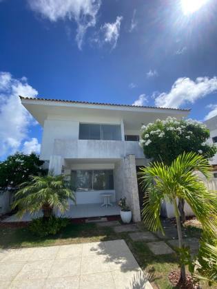 Casa de Condomínio 4/4 à venda na Av. Priscila Dutra