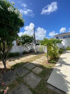Casa de Condomínio 4/4 à venda na Av. Priscila Dutra