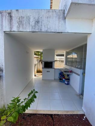 Casa de Condomínio 4/4 à venda na Av. Priscila Dutra
