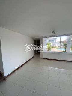 Casa de Condomínio 4/4 à venda na Av. Priscila Dutra