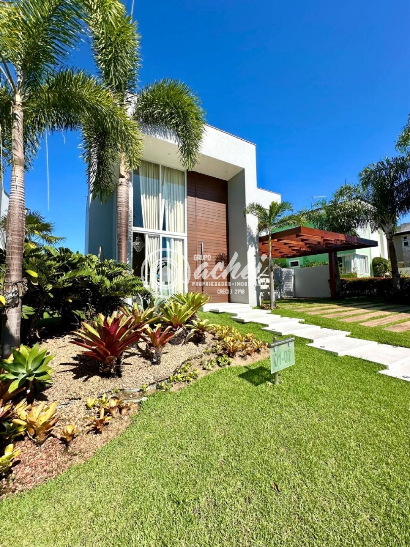 Casa moderna nascente 4/4 com energia solar à venda no Alphaville Litoral Norte 1