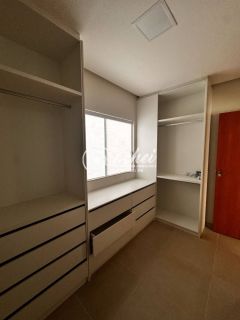 Casa de Condomínio 4/4 à venda em Buraquinho