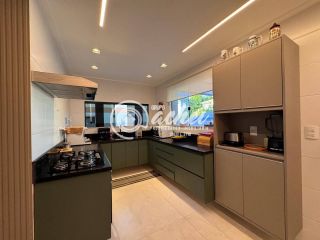Casa Duplex 3/4 com planejados no Condomínio Foz Joanes
