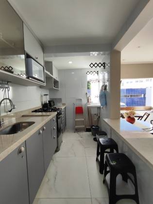 Apartamento Para Alugar com 2 quartos no bairro Vilas do Atlântico em Lauro De Freitas 