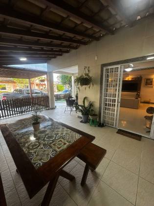 Casa de Condomínio 4/4 nascente à venda na Av. Luiz Tarquínio