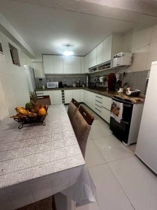 Casa de Condomínio 4/4 nascente à venda na Av. Luiz Tarquínio