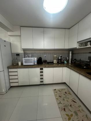 Casa de Condomínio 4/4 nascente à venda na Av. Luiz Tarquínio