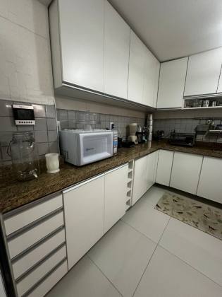 Casa de Condomínio 4/4 nascente à venda na Av. Luiz Tarquínio