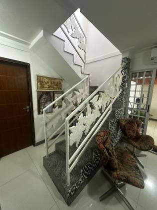 Casa de Condomínio 4/4 nascente à venda na Av. Luiz Tarquínio