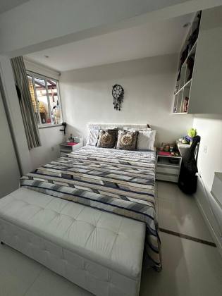 Casa de Condomínio 4/4 nascente à venda na Av. Luiz Tarquínio