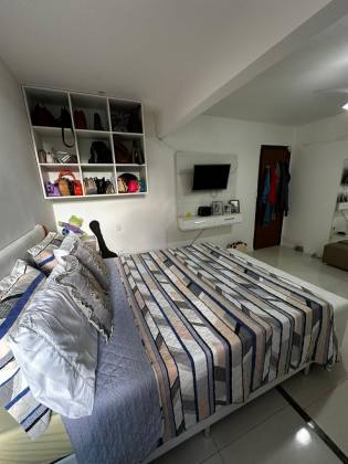 Casa de Condomínio 4/4 nascente à venda na Av. Luiz Tarquínio