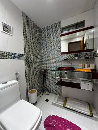 Casa de Condomínio 4/4 nascente à venda na Av. Luiz Tarquínio