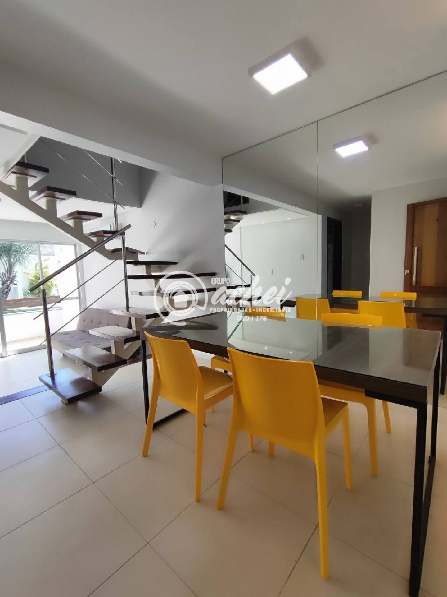 Apartamento 2/4 duplex à venda em Vilas do Atântico.