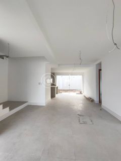 Casa 4/4 em Vilas do Atlântico Lauro de Freitas