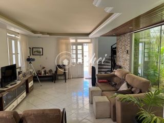 Casa 3/4 dentro de Alameda fechada à venda em Vilas do Atlântico