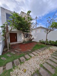 Casa 4/4 à venda no Condomínio Foz do Joanes próxima à praia