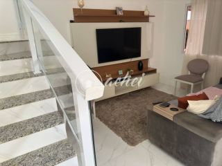 Casa Duplex Solta 4/4 à venda na Avenida Priscila Dutra