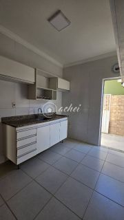 Casa de Condomínio 4/4 nascente para locação em Buraquinho