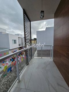 Casa 4/4 em condomínio Buraquinho Lauro de Freitas