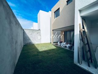 Casa de Condomínio 3 suítes para locação em Buraquinho