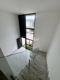 Casa de Condomínio Alto Padrão 4/4 à venda na Av. Priscila Dutra