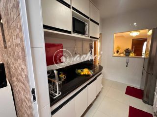 Casa de Condomínio 4/4 semi mobiliada para locação no Bairro Miragem
