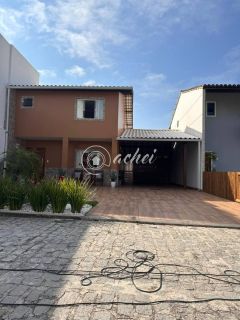 Casa de Condomínio 4/4 semi mobiliada para locação no Bairro Miragem