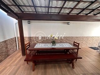 Casa de Condomínio 4/4 semi mobiliada para locação no Bairro Miragem