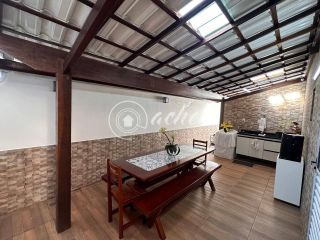 Casa de Condomínio 4/4 semi mobiliada para locação no Bairro Miragem