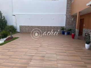 Casa de Condomínio 4/4 semi mobiliada para locação no Bairro Miragem
