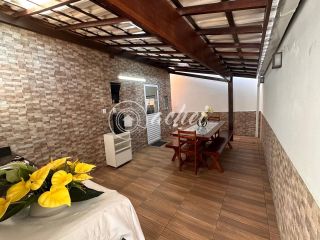 Casa de Condomínio 4/4 semi mobiliada para locação no Bairro Miragem