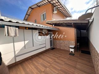 Casa de Condomínio 4/4 semi mobiliada para locação no Bairro Miragem