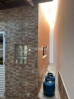 Casa de Condomínio 4/4 semi mobiliada para locação no Bairro Miragem