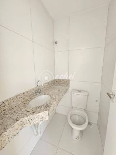 Casa à venda em Buraquinho