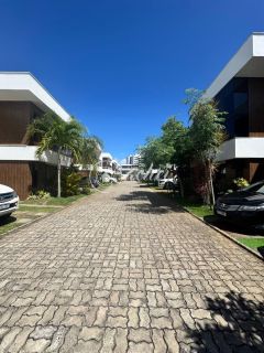 Casa de Condomínio 4/4 nascente à venda em Buraquinho