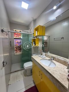 Casa de Condomínio 4/4 nascente à venda em Buraquinho