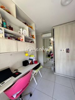 Casa de Condomínio 4/4 nascente à venda em Buraquinho